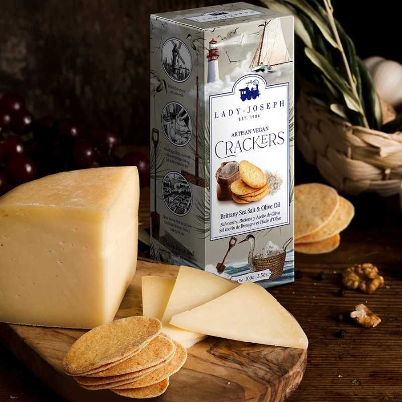 sea salt crackers with cheese